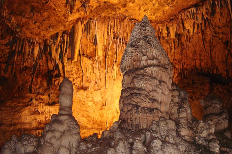 194716Dim_Cave