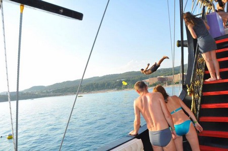 avsallar boat tour pirate