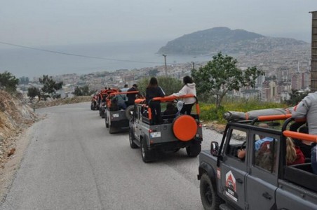 jeep safari excursion-min
