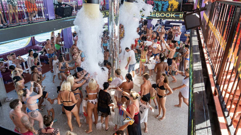 legend big kral foam party