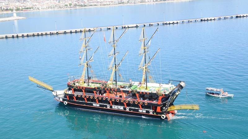 pirate boat tour in mahmutlar