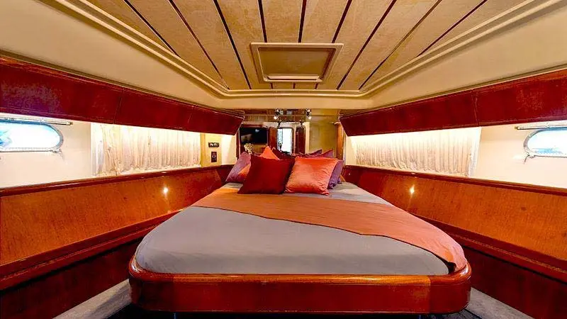 yacht room
