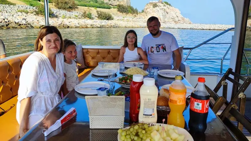 dinner on private-yacht alanya