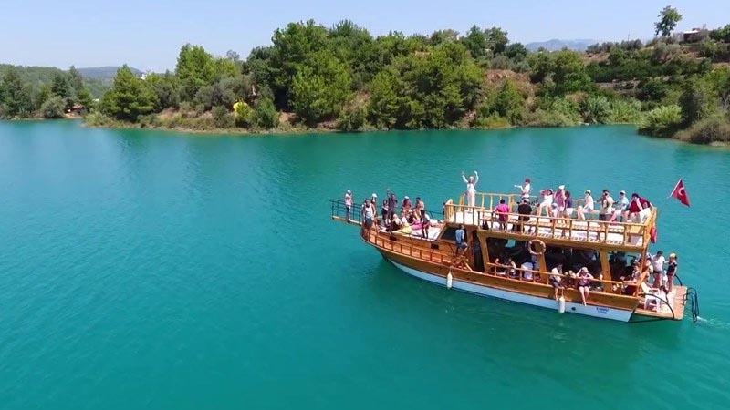 side lion park and boat tour