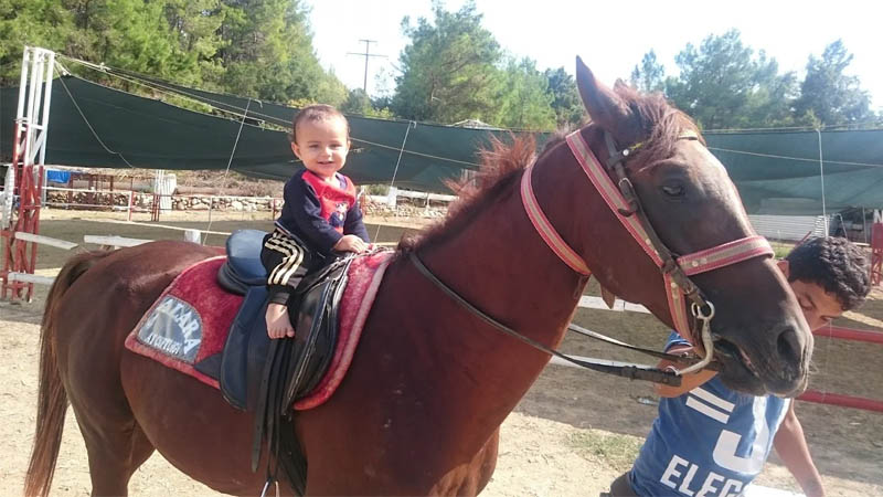Okurcalar horse riding kids