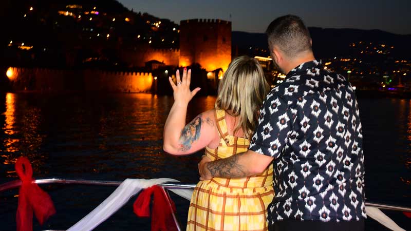 marriage proposal on the sea