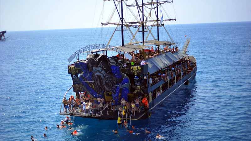 alanya boat tour swimming