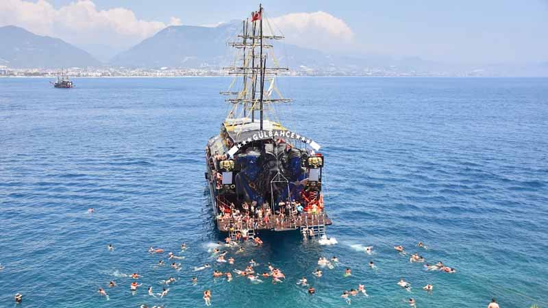 alanya pirate ship